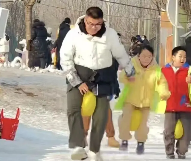 学校引导学生们参加寒假生长举动将体育劳作阅读设为必选内容 学校引导学生们参加寒假生长举动将体育劳作阅读设为必选内容